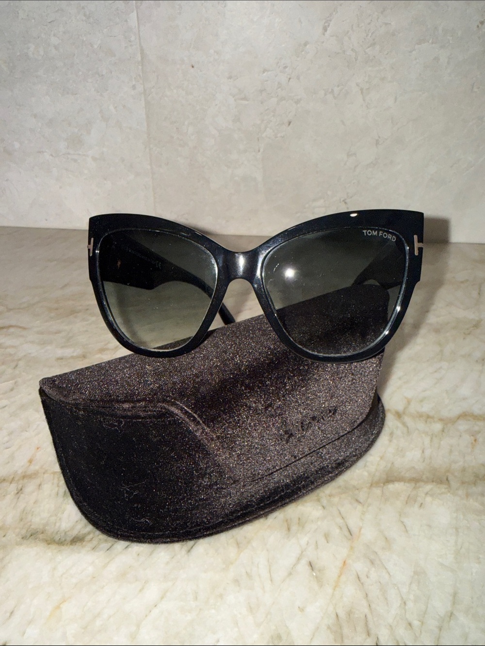 Tom Ford Black Cat-Eye Sunglasses with Gradient Lenses